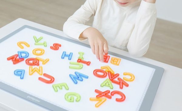Letras Maiúsculas Translúcidas